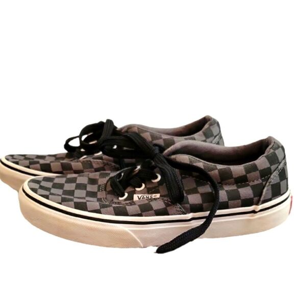 EUC KIDS LACE UP CHECKERBOARD VAN'S SZ.2.5 - Picture 2 of 6